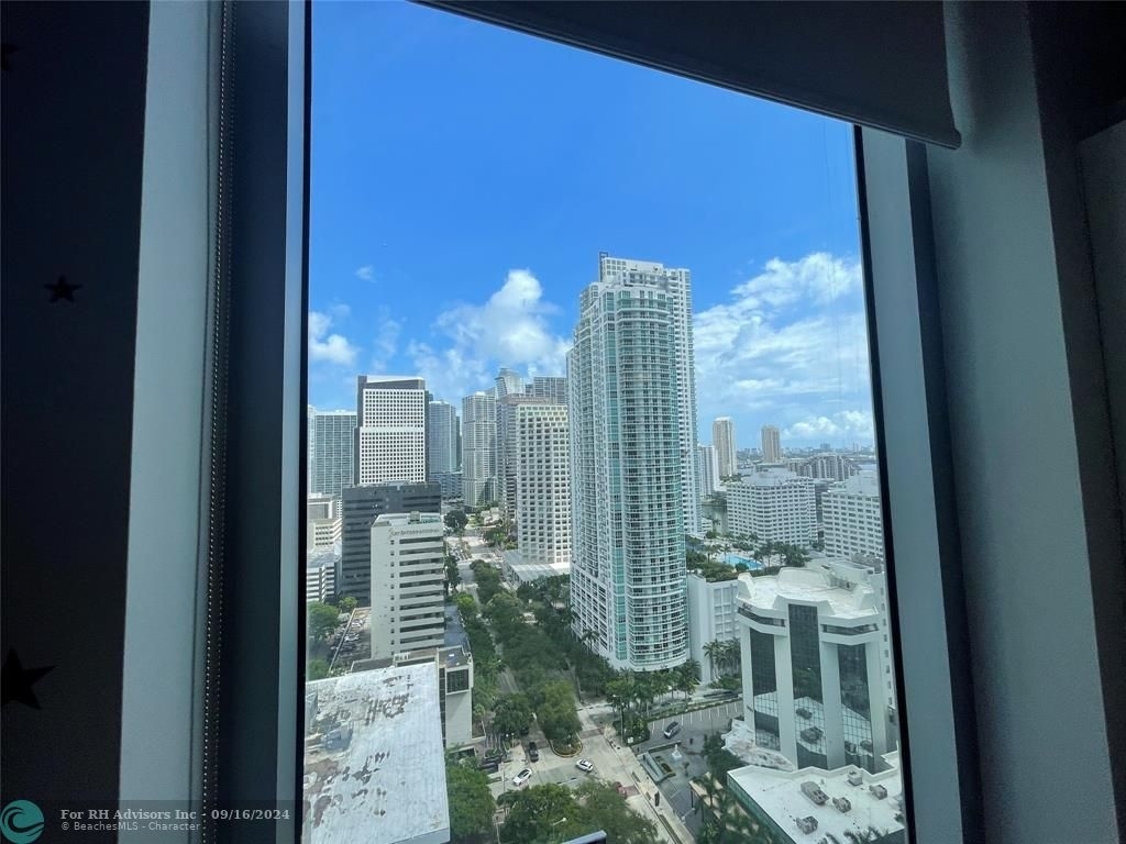 1060 Brickell Ave - Photo 21