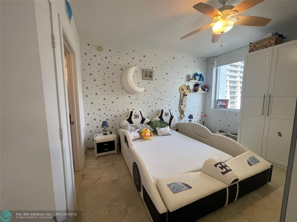 1060 Brickell Ave - Photo 18