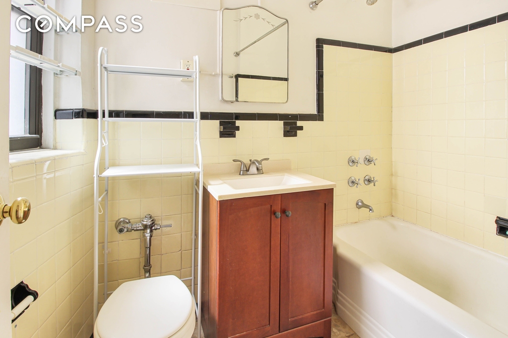 315 E 56th St - Photo 6