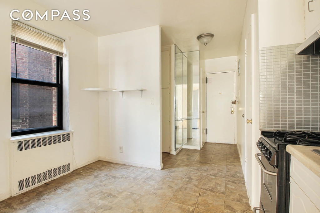 315 E 56th St - Photo 5