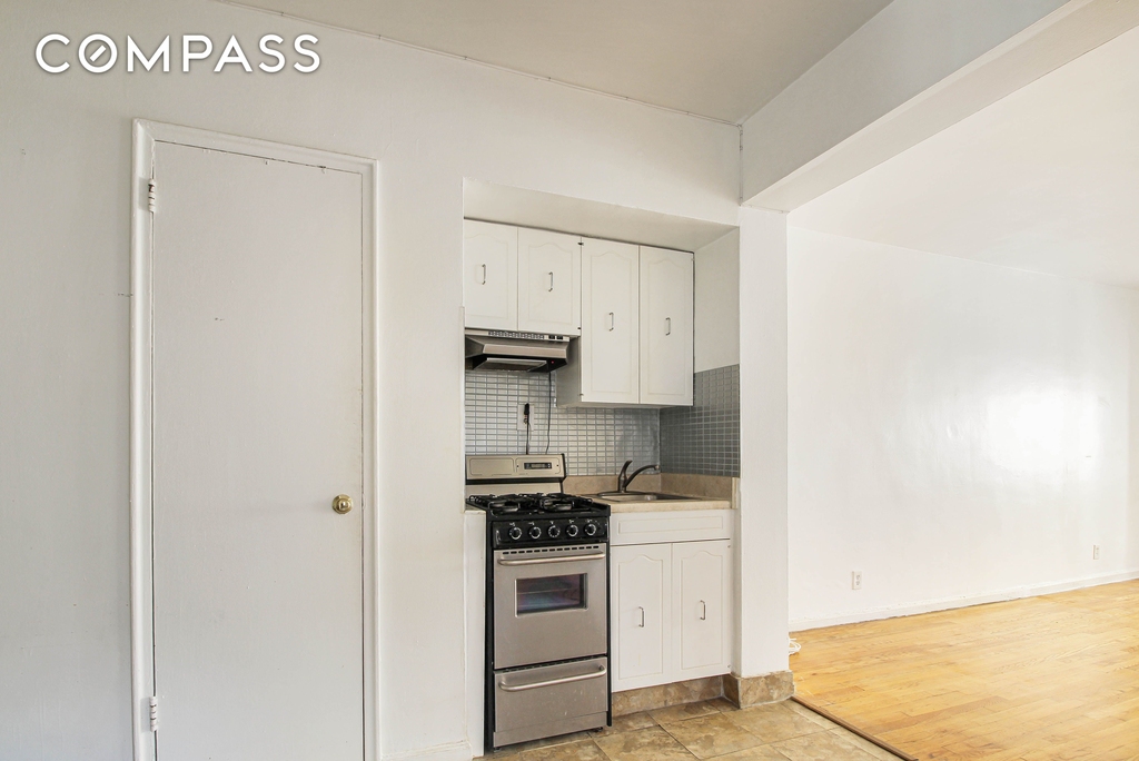 315 E 56th St - Photo 2