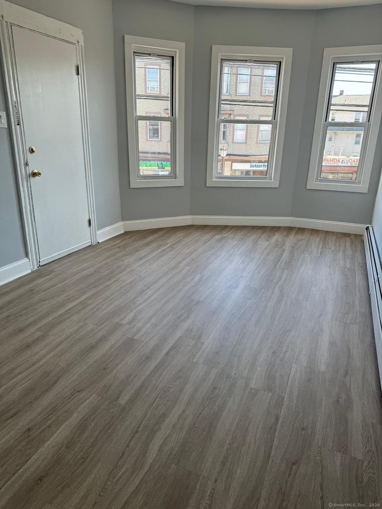 2336 Barnum Avenue - Photo 5