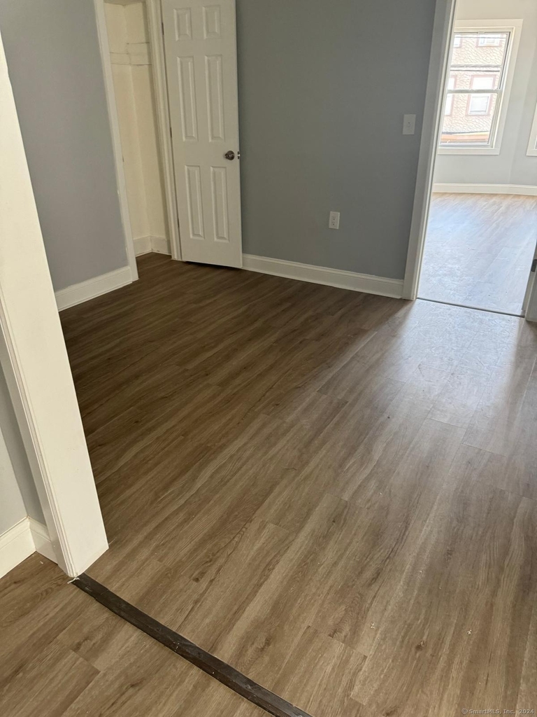 2336 Barnum Avenue - Photo 2
