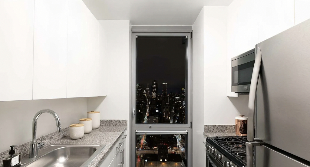   W 37th St. - Photo 2