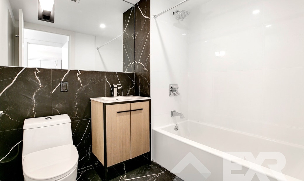 1543 East 19th Street - Photo 5