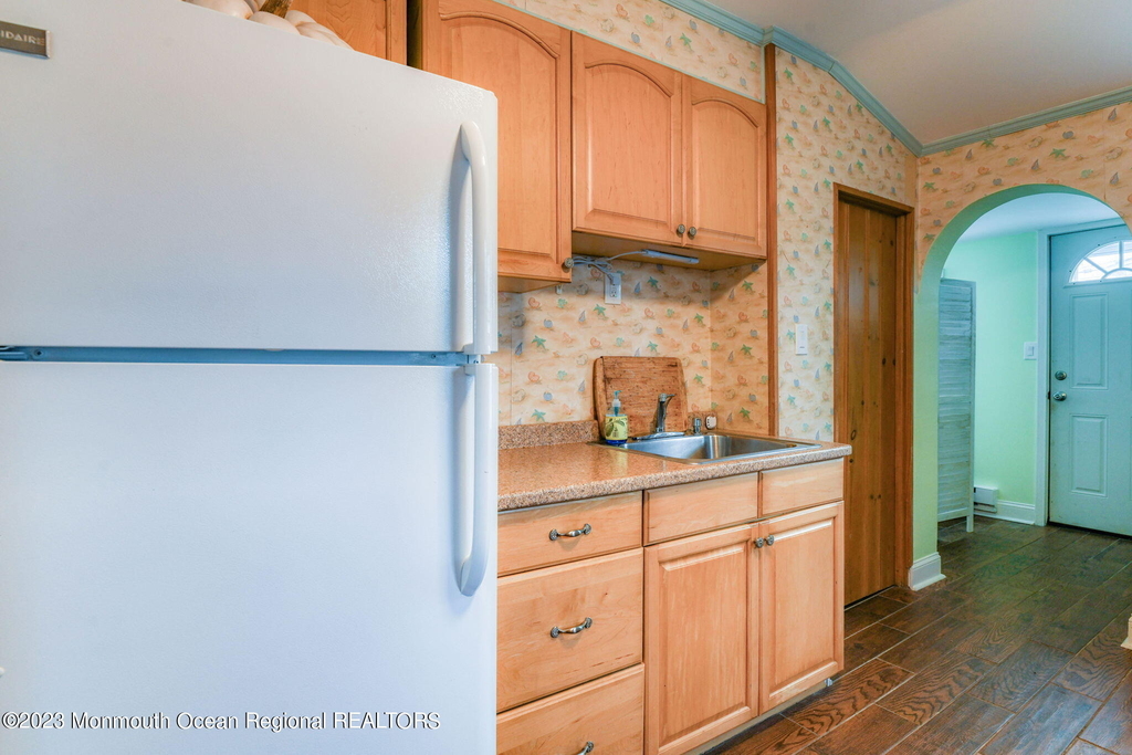 819 Dunlewy Street - Photo 17