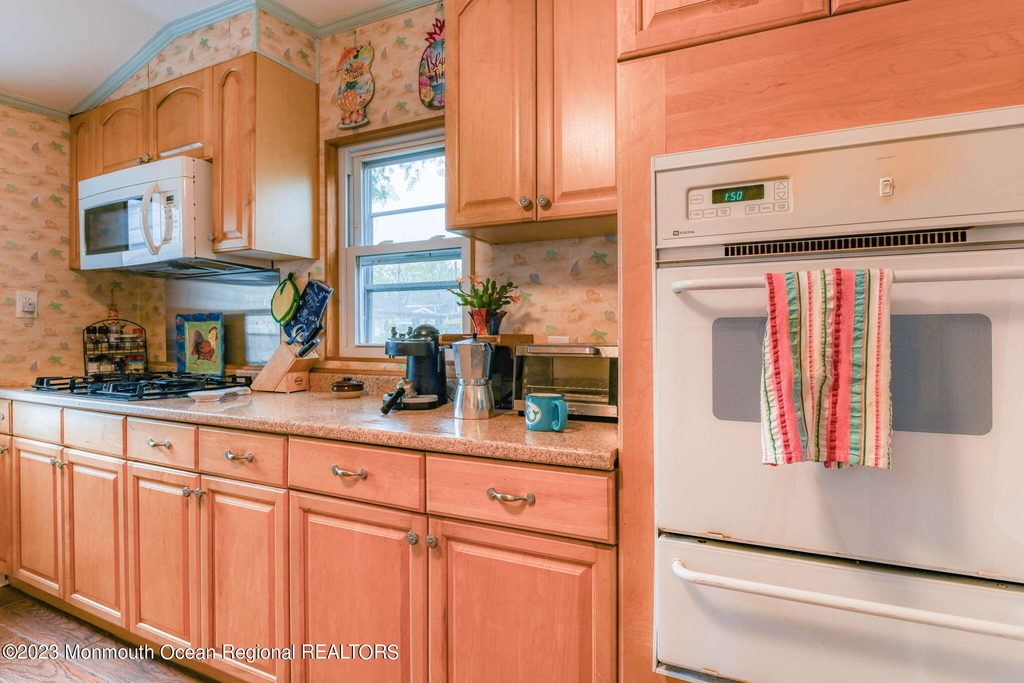 819 Dunlewy Street - Photo 16