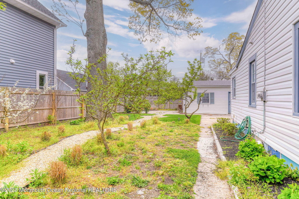 819 Dunlewy Street - Photo 30