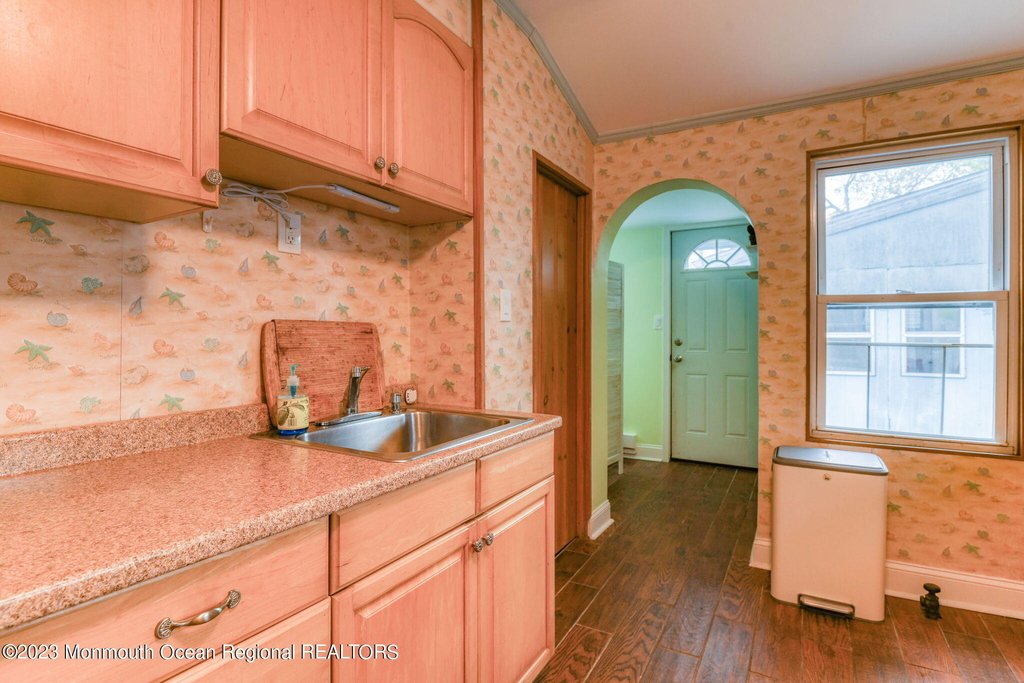 819 Dunlewy Street - Photo 15