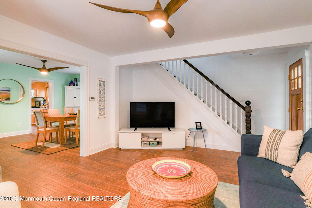 819 Dunlewy Street - Photo 6