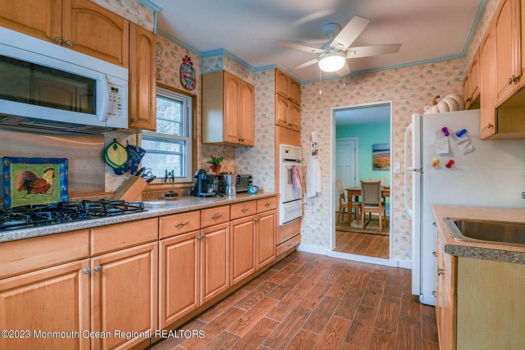819 Dunlewy Street - Photo 19