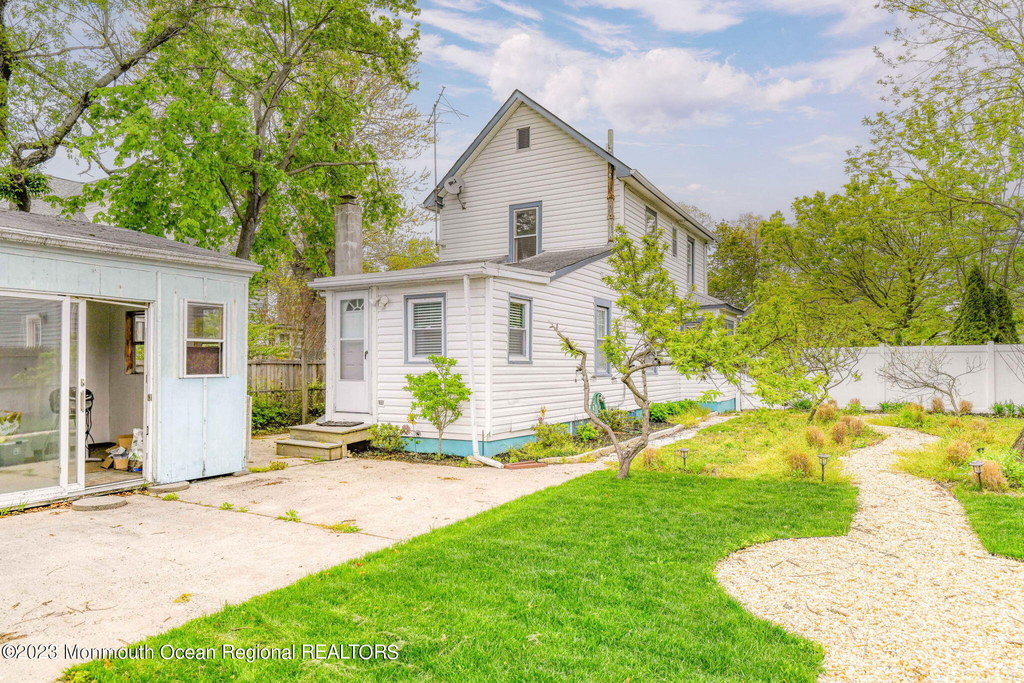 819 Dunlewy Street - Photo 32
