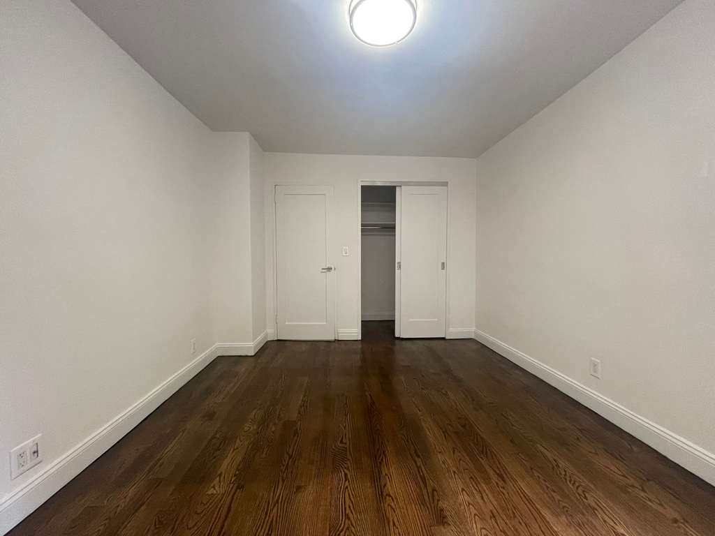 East 56th Street - Photo 9