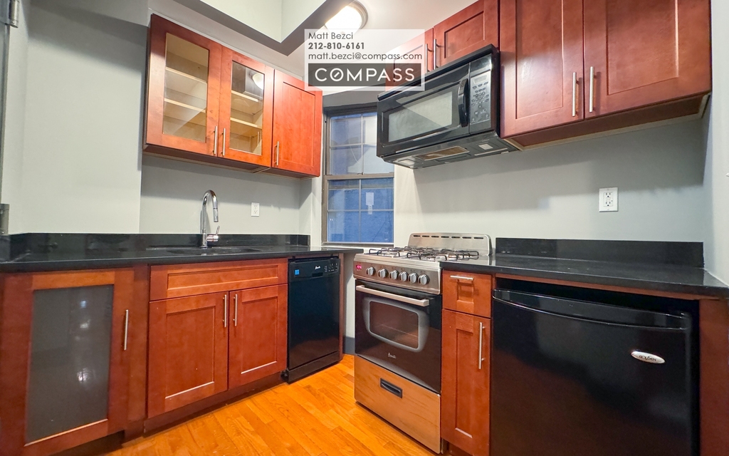 124 Macdougal Street - Photo 1