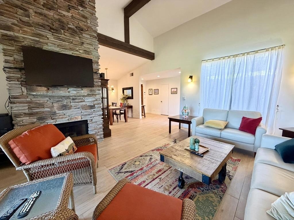 144 Las Lomas - Photo 8