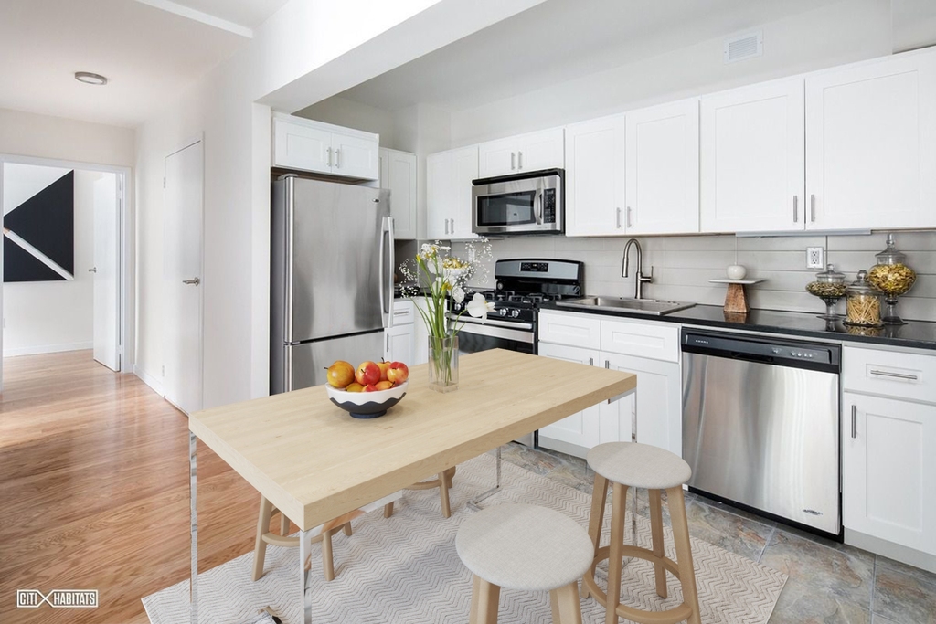 510 Flatbush Avenue - Photo 2