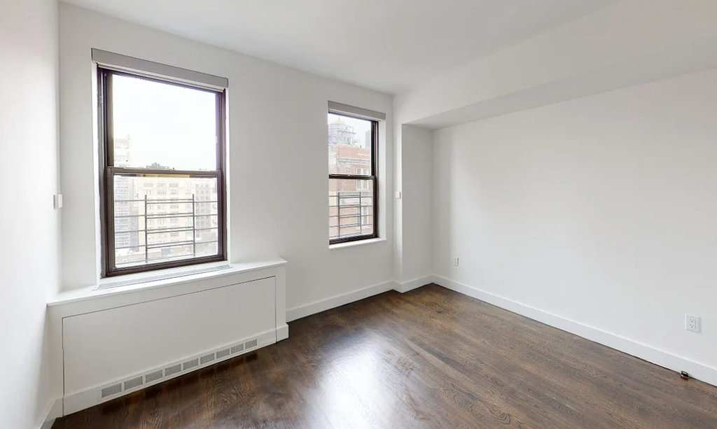 West 92 St.  - Photo 3