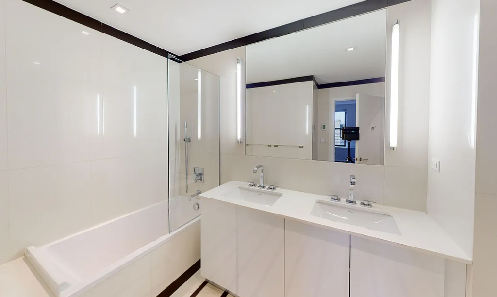 West 92 St.  - Photo 6