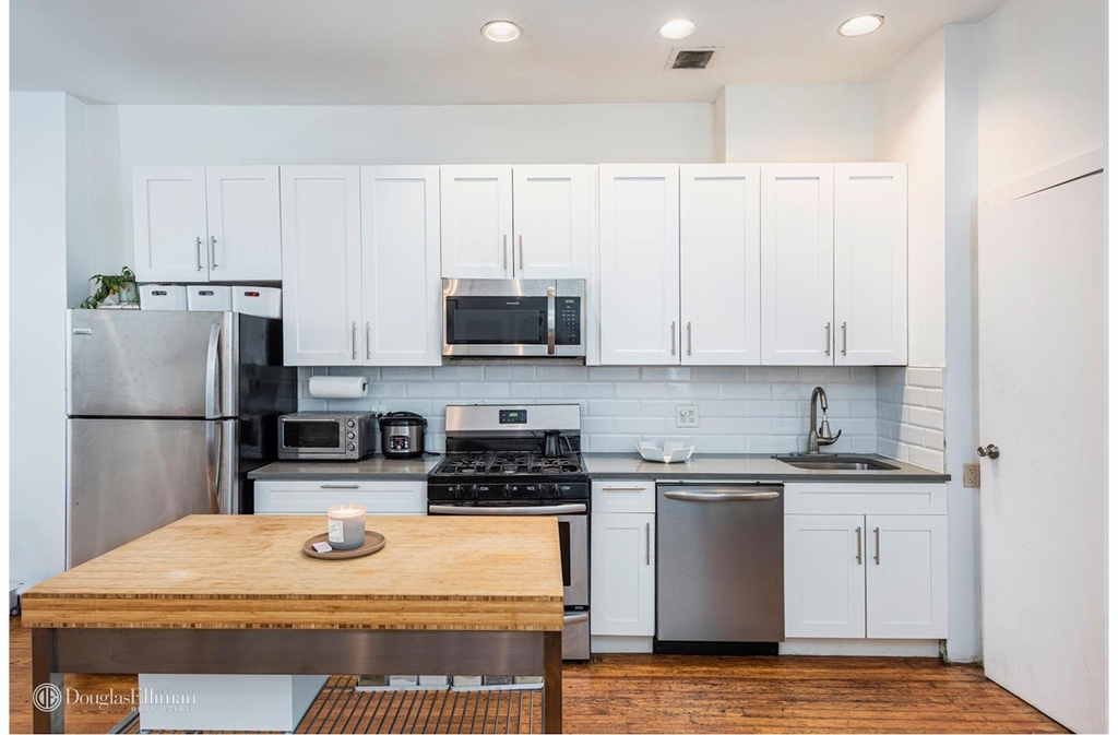 30 Saint Felix St - Photo 2