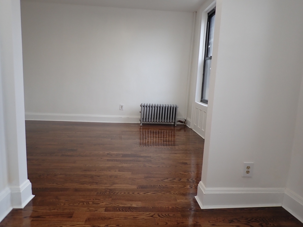 1559 Eastern Parkway - Photo 2
