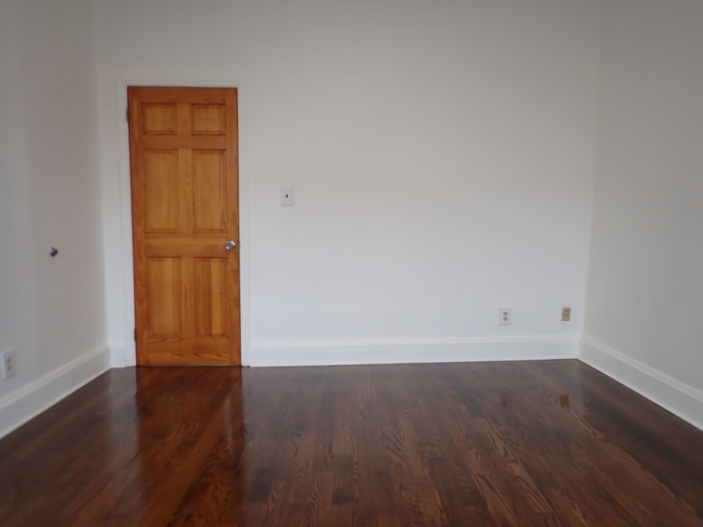 1559 Eastern Parkway - Photo 3