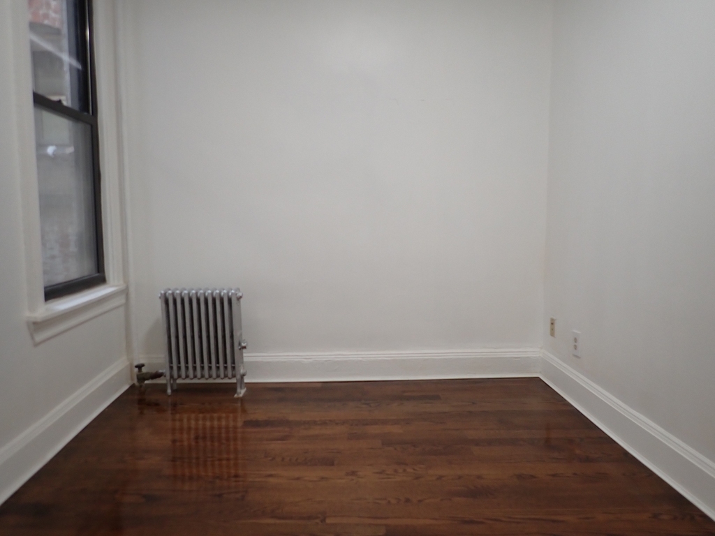 1559 Eastern Parkway - Photo 4