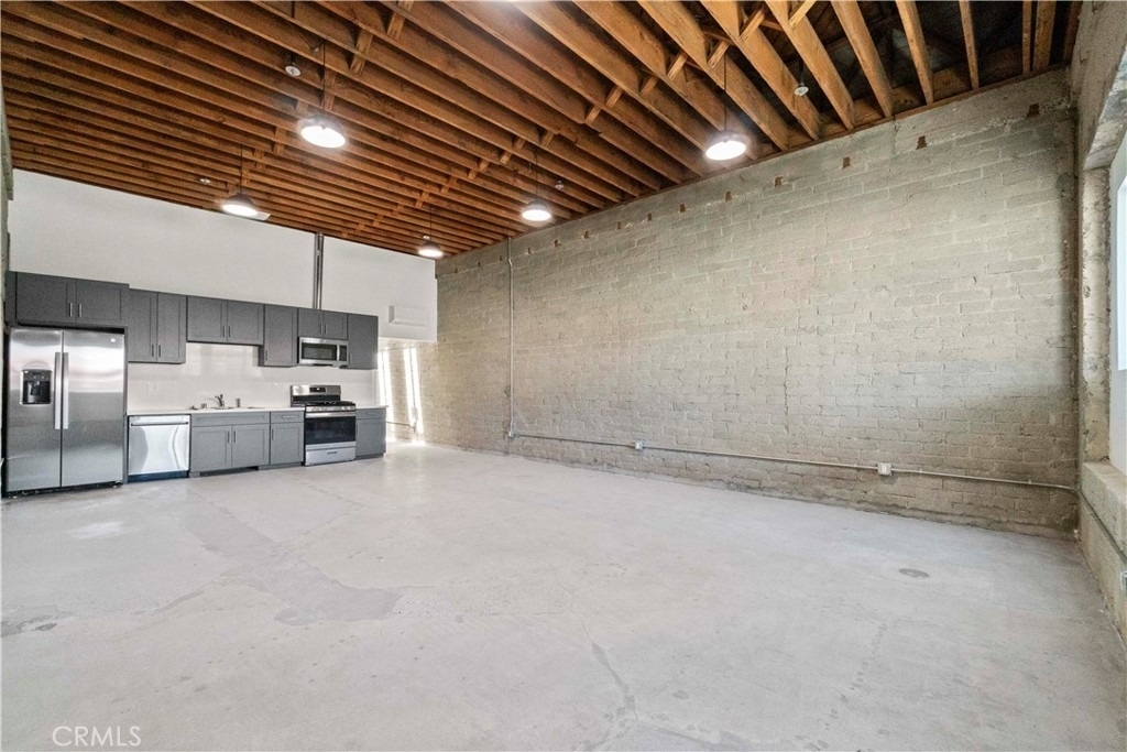 1901 S Pacific Avenue - Photo 0