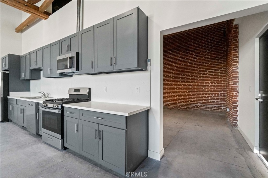 1901 S Pacific Avenue - Photo 1