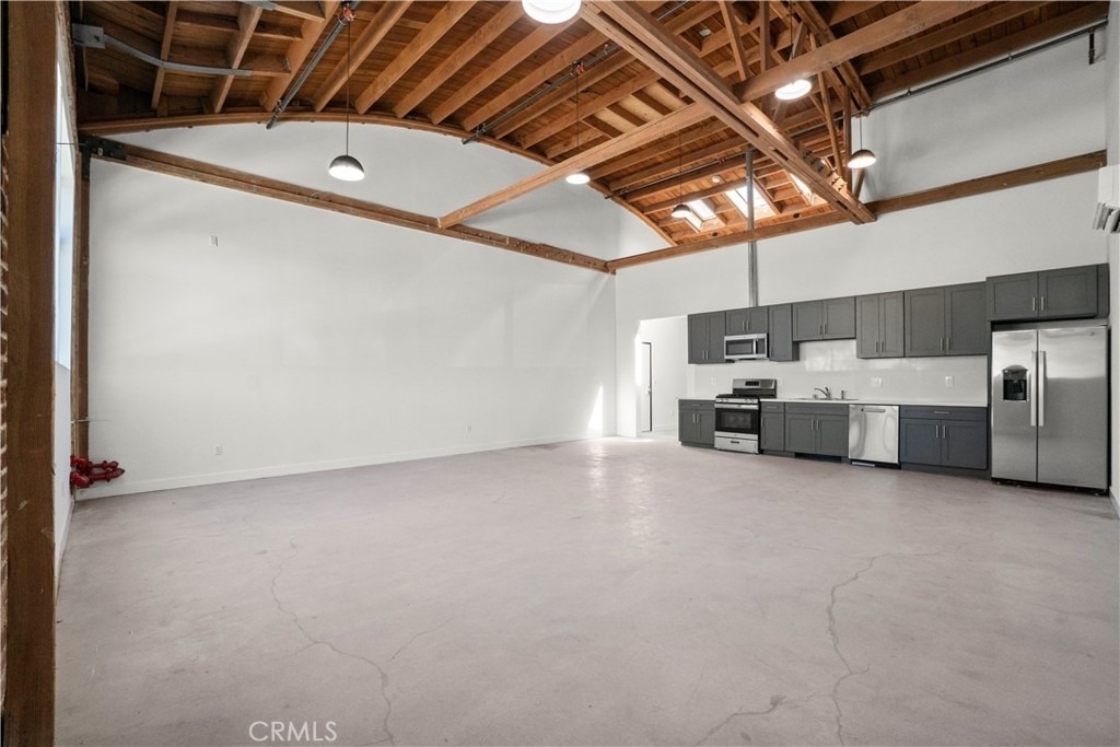 1901 S Pacific Avenue - Photo 0