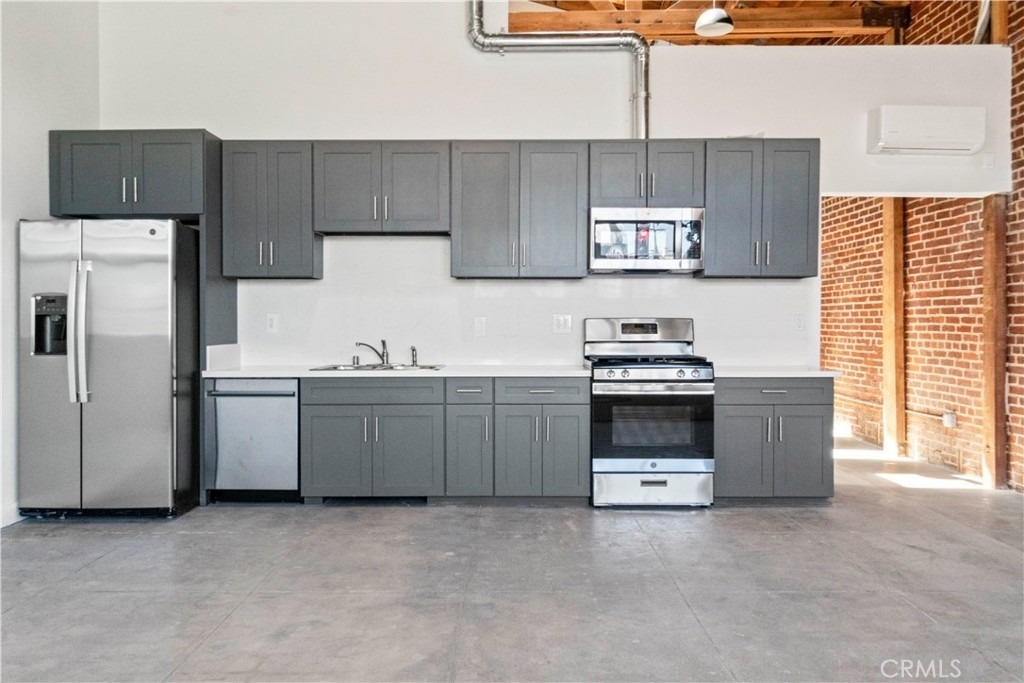 1901 S Pacific Avenue - Photo 1