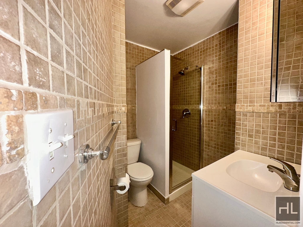 409 East 118 Street - Photo 6