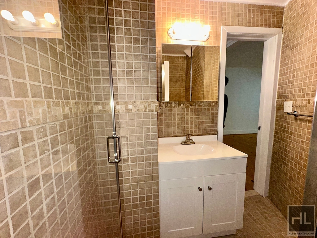 409 East 118 Street - Photo 7