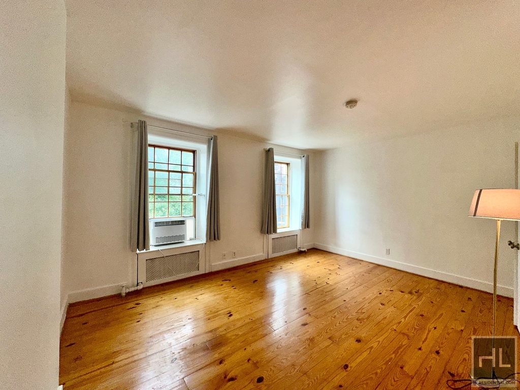 409 East 118 Street - Photo 1