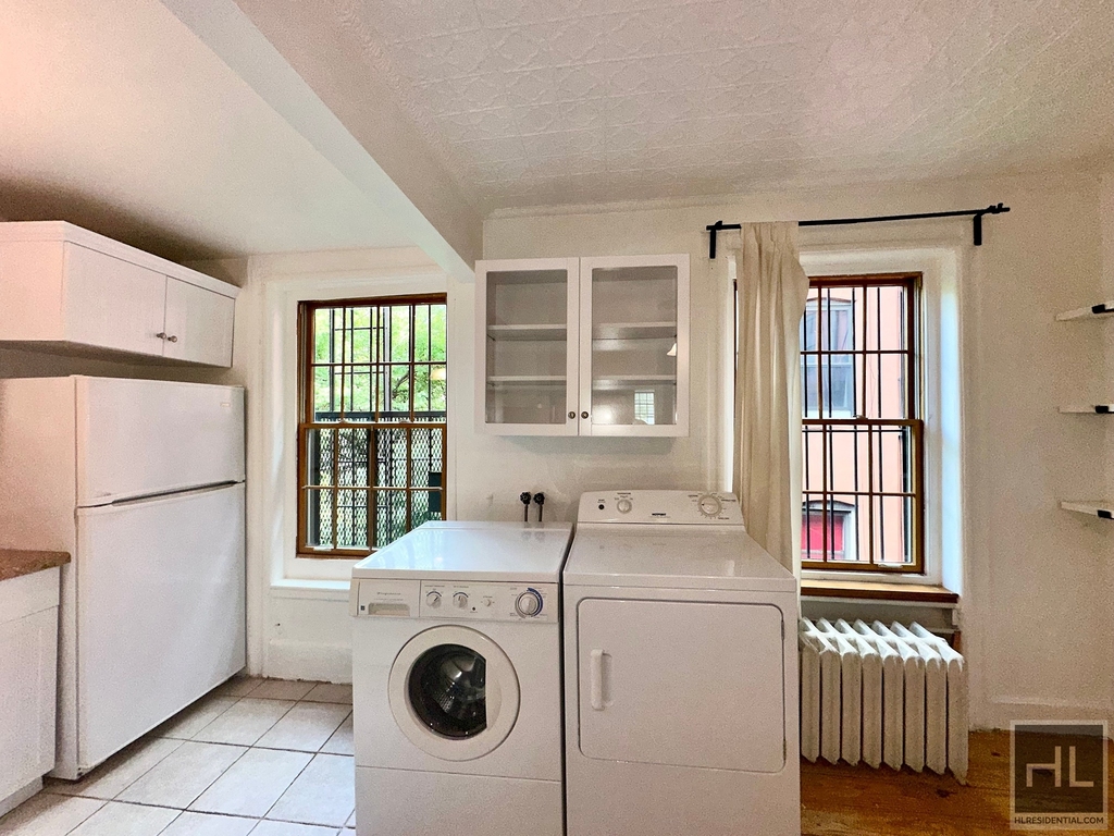 409 East 118 Street - Photo 5