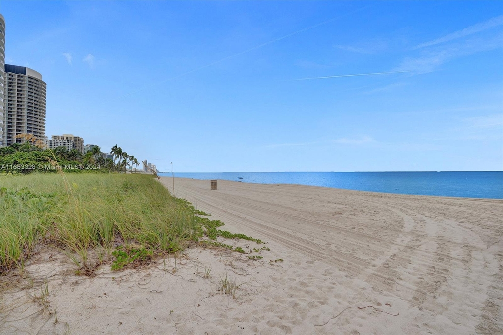 9559 Collins Ave - Photo 36