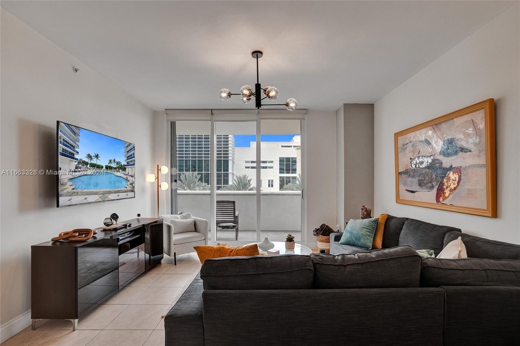 9559 Collins Ave - Photo 2