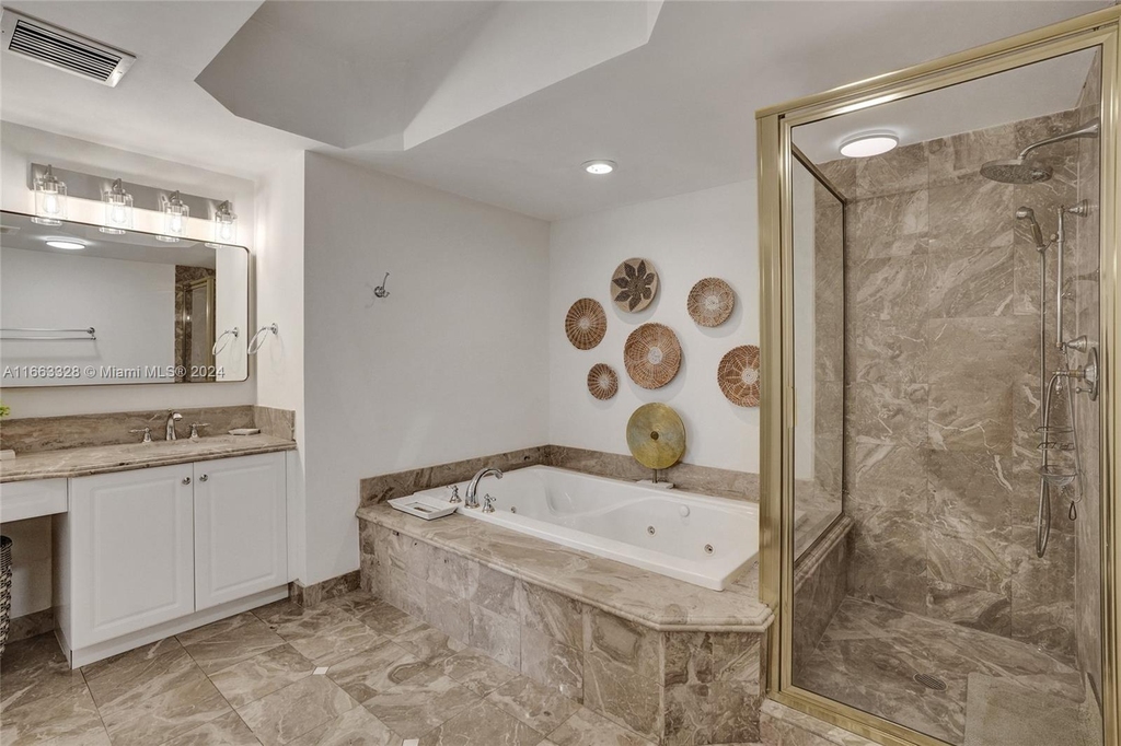 9559 Collins Ave - Photo 21