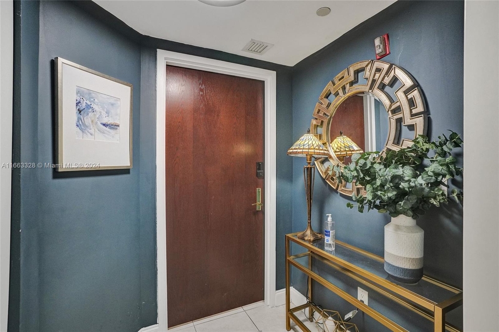 9559 Collins Ave - Photo 31