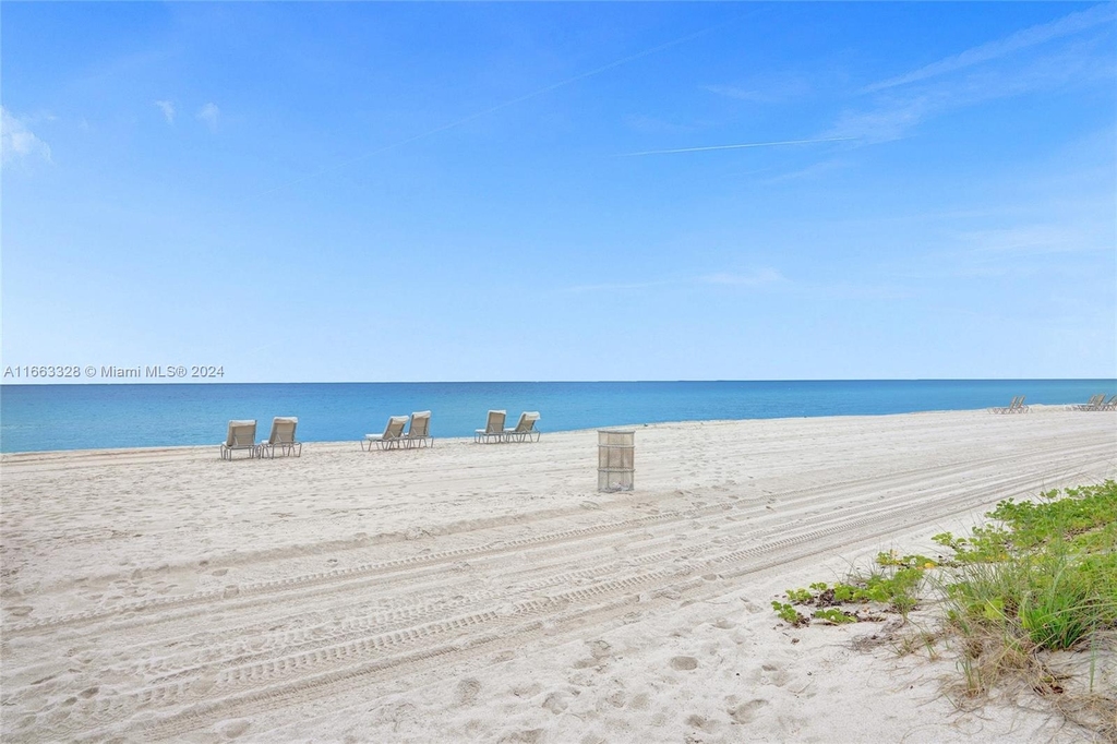 9559 Collins Ave - Photo 34