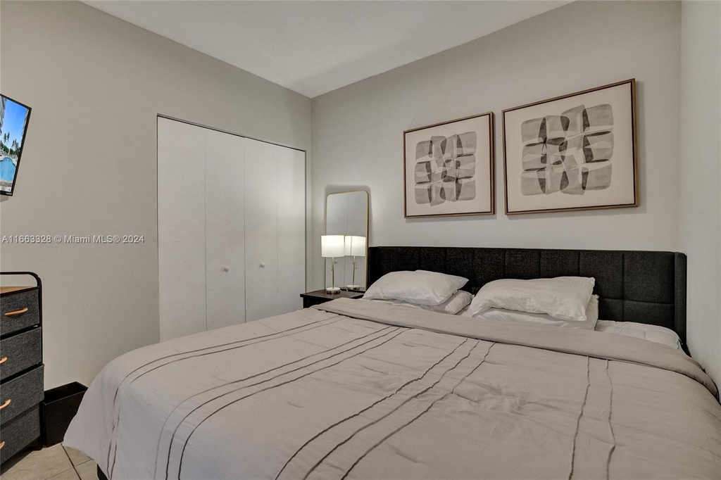 9559 Collins Ave - Photo 24
