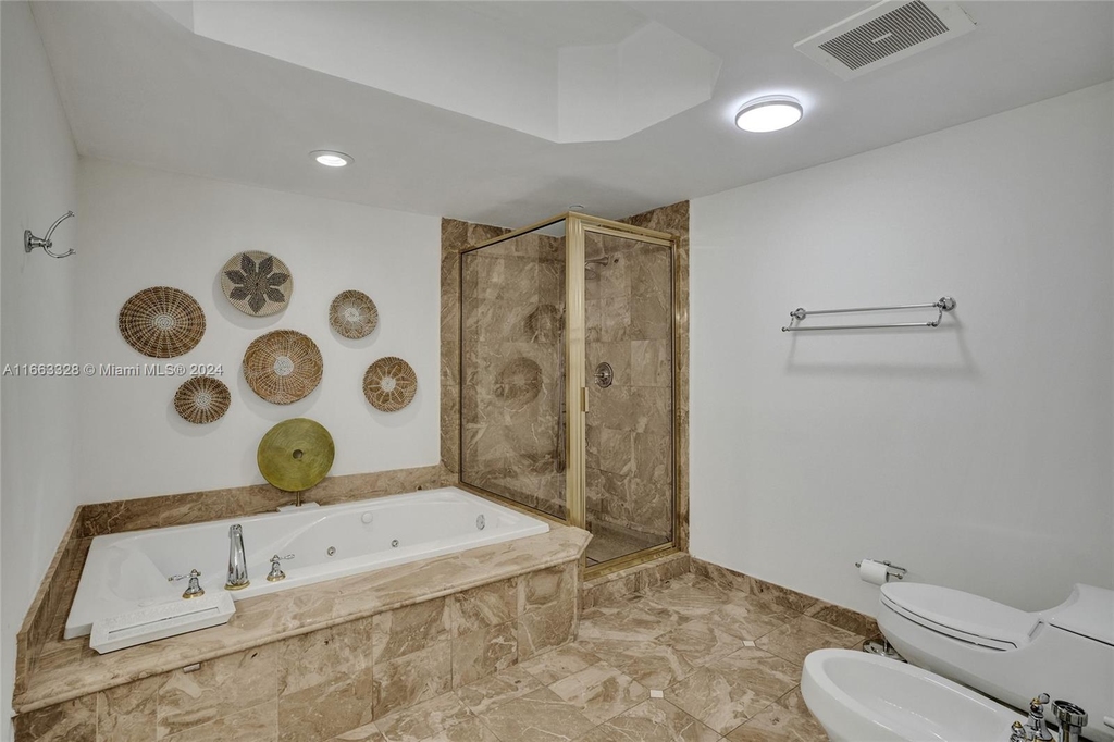 9559 Collins Ave - Photo 19