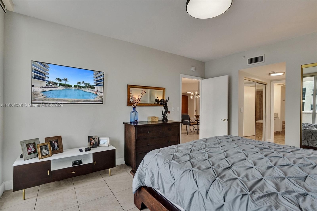 9559 Collins Ave - Photo 15