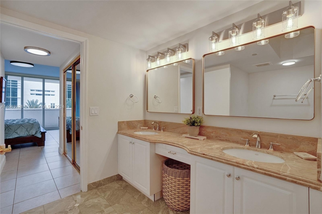 9559 Collins Ave - Photo 20