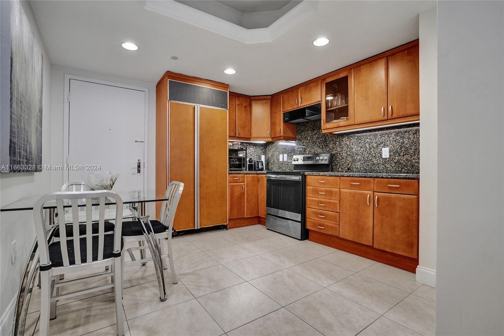 9559 Collins Ave - Photo 9