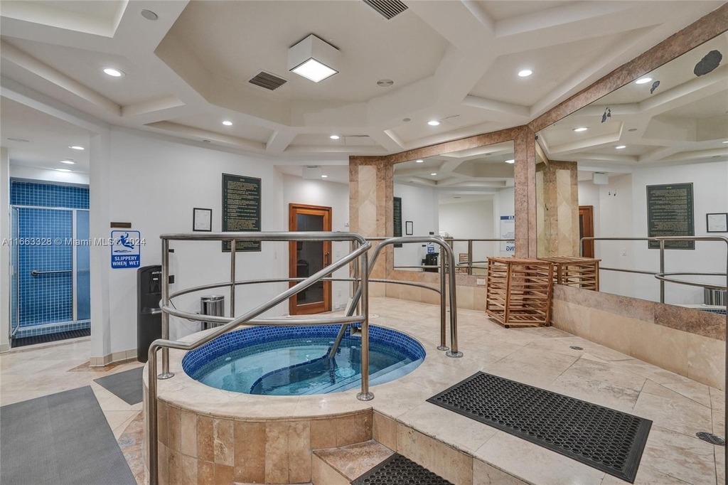 9559 Collins Ave - Photo 43