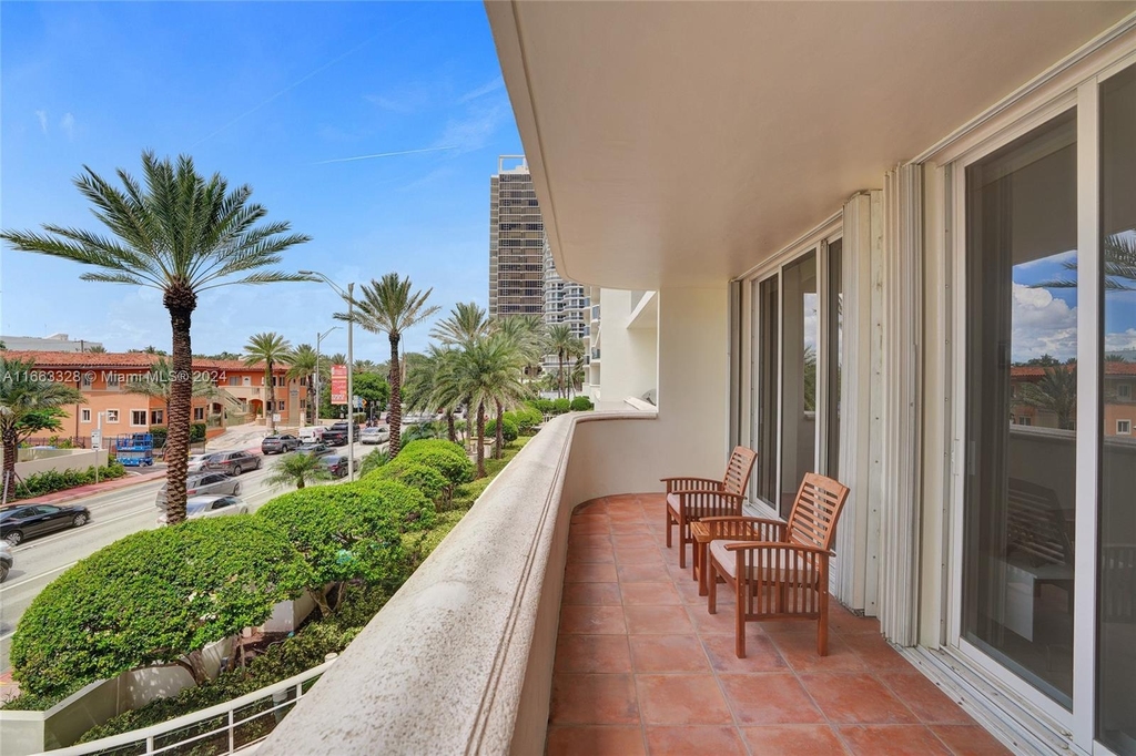 9559 Collins Ave - Photo 28