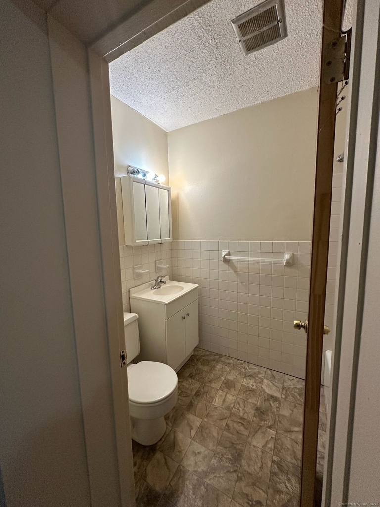 1660 Main Street - Photo 2