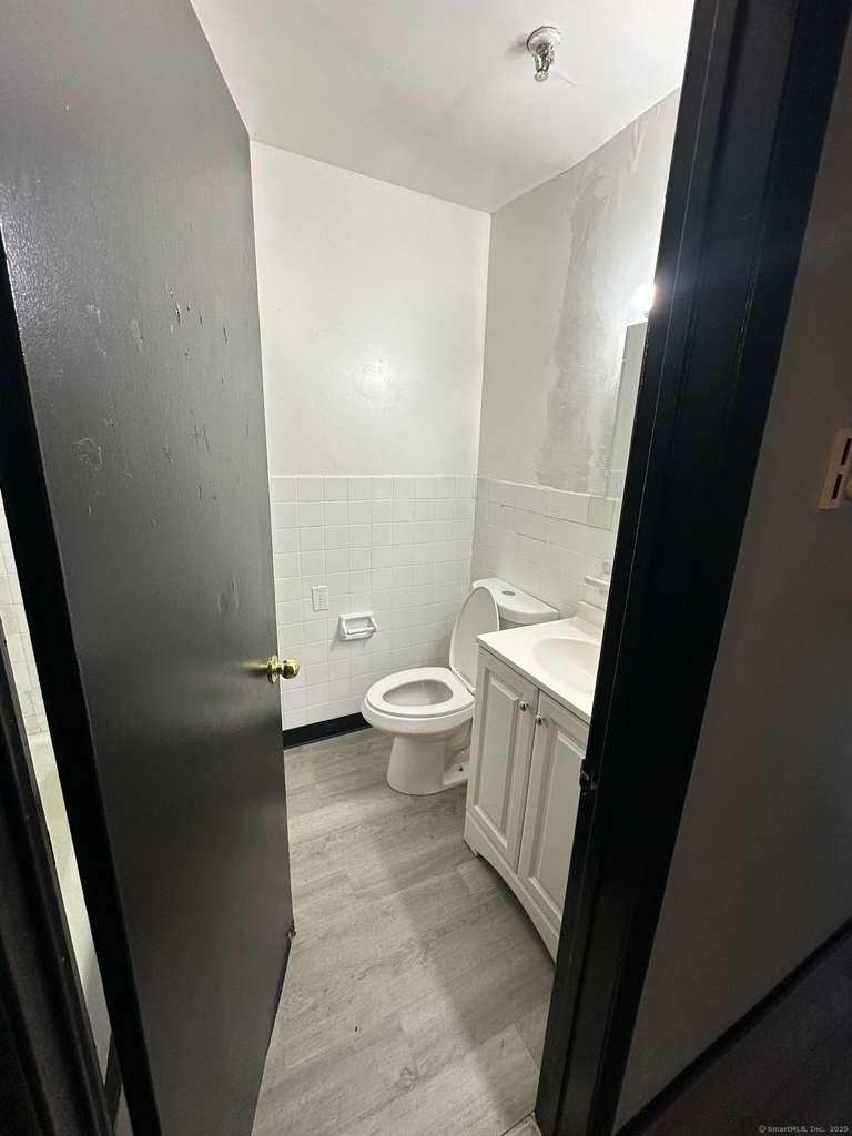 1660 Main Street - Photo 3