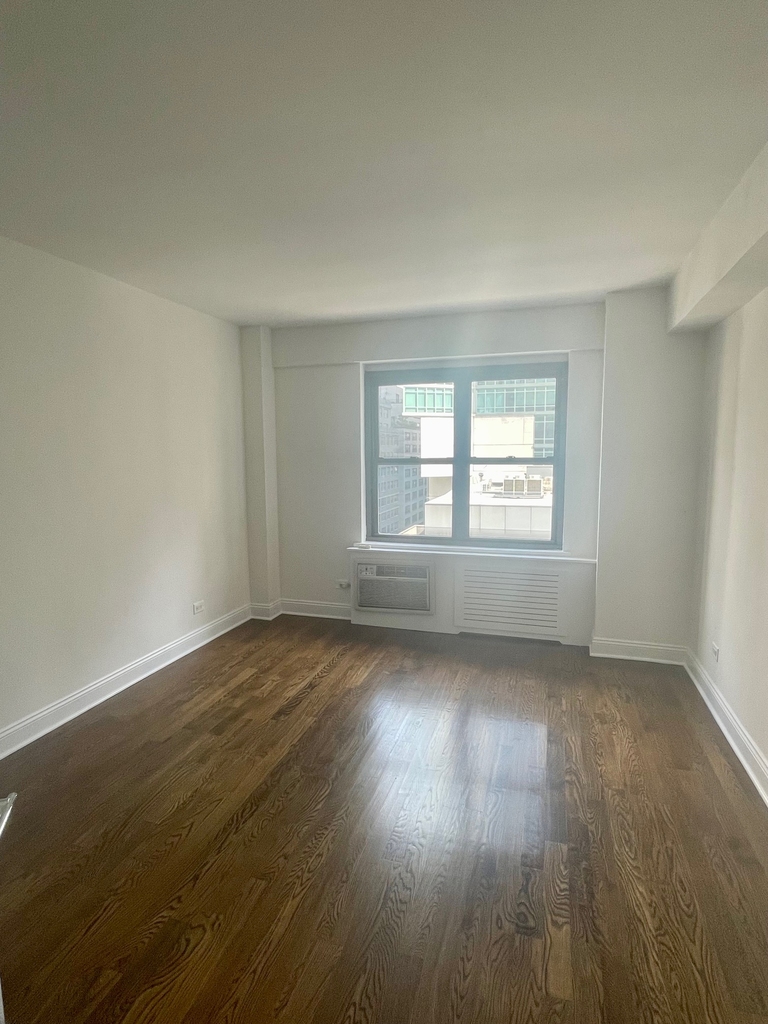  East 57th Street - Photo 9
