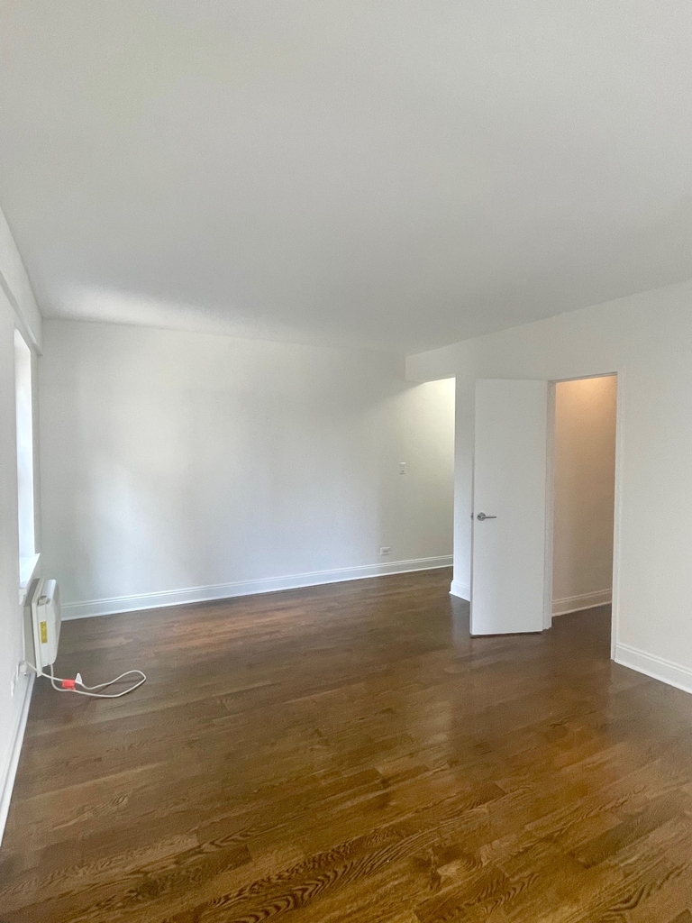  East 57th Street - Photo 8